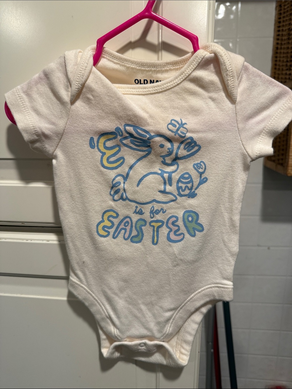 Lot of 2 girls size 3/6 months clothes 6:10